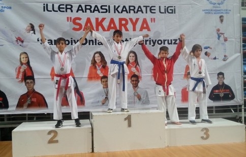 Hem Karate Takımında 9 Madalya